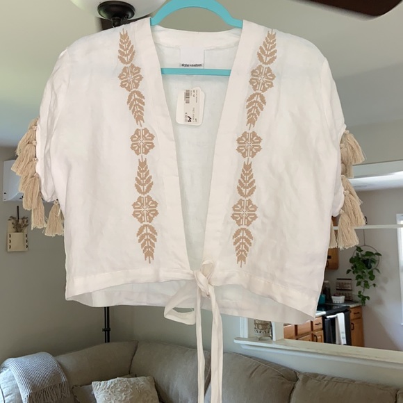 Brand new w/ tags white women’s tie blouse. Size M - Picture 3 of 6